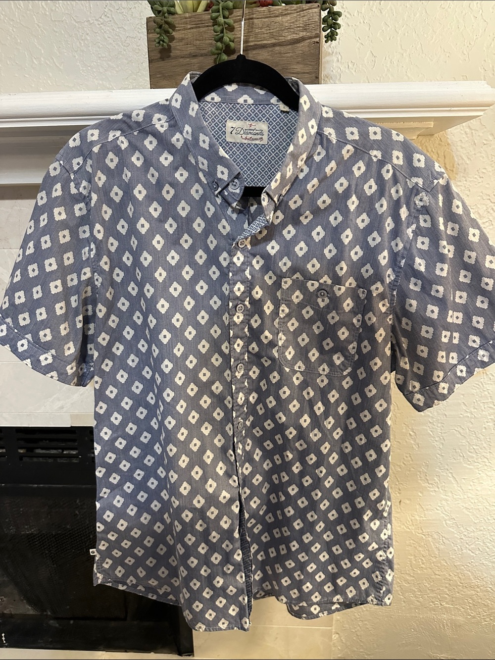 7 Diamonds Men's Short-Sleeve Button-Down Shirt in Blue and White Diamond Print